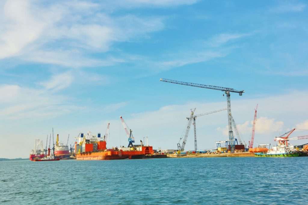 Aktivitas-Logistik-Pelabuhan-Barang-Kabil