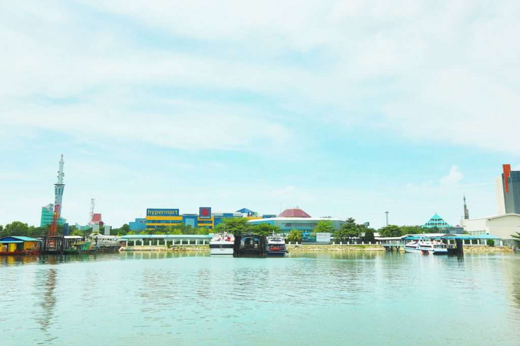 Dermaga-Pelabuhan-Internasional-Batam-Centre