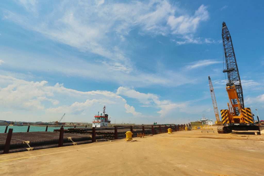 Kegiatan-Logistik-di-Kabil-Citra-Nusa-Cargo-Port