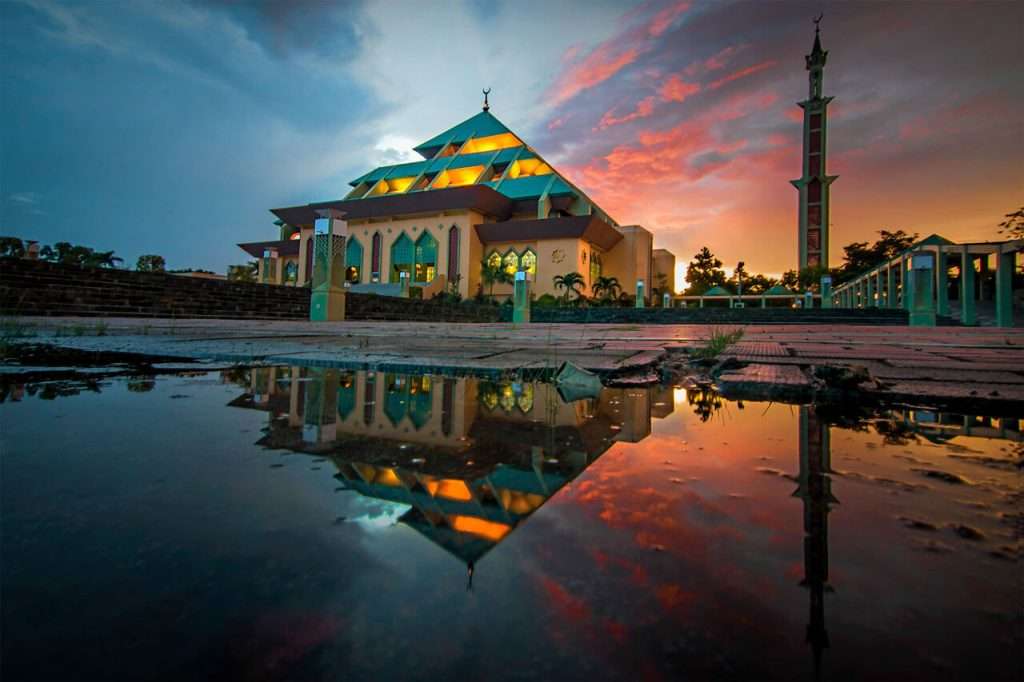 Masjid-Raya-Batam-Centre-saat-Sunset