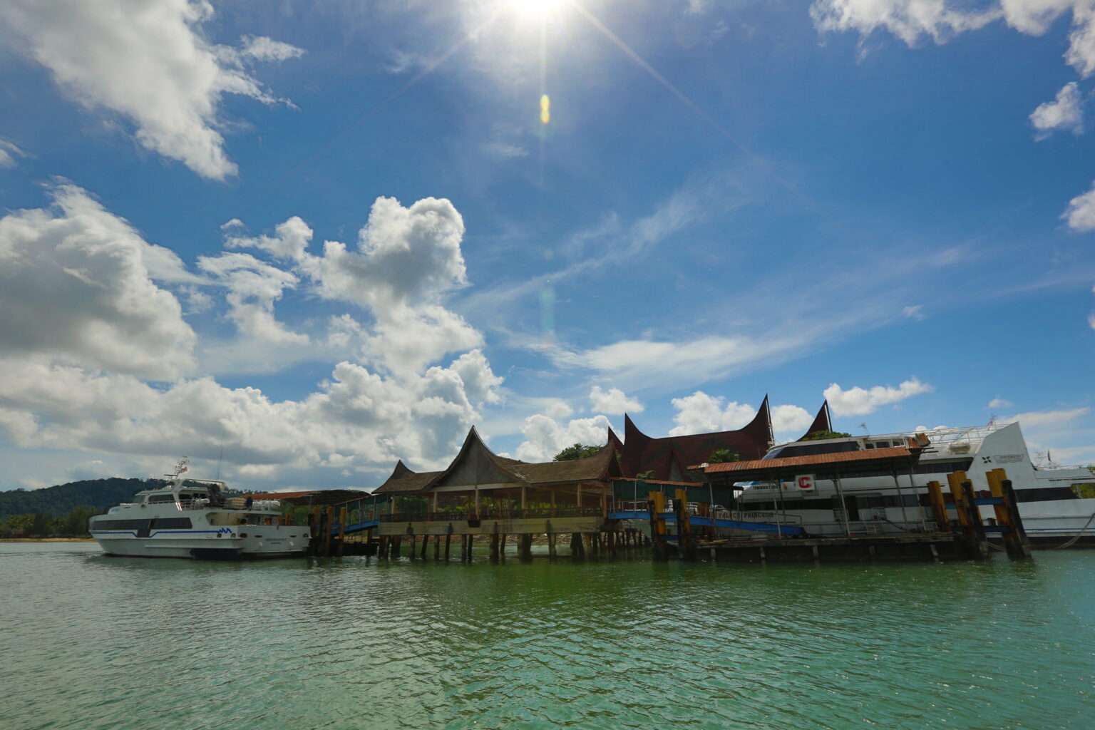 Kawasan Pelabuhan Teluk Senimba