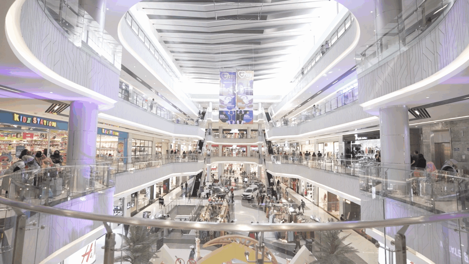 Pusat Perbelanjaan Grand Batam Mall